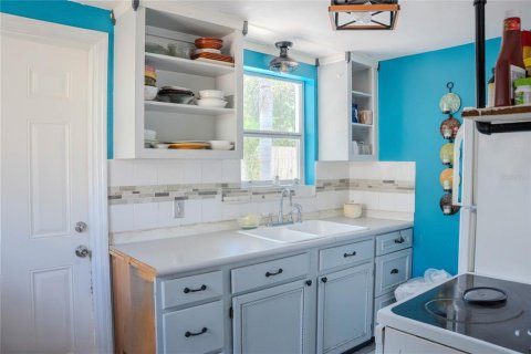 Commercial property in Dunedin, Florida 4 bedrooms, 129.32 sq.m. № 2209788 - photo 9