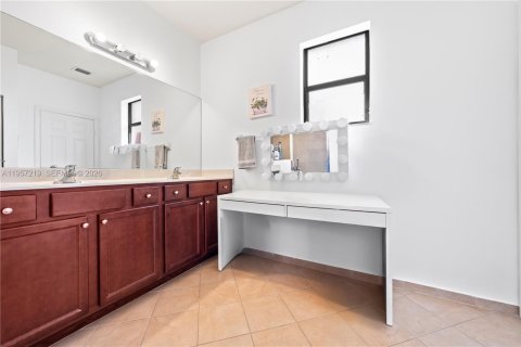 Adosado en venta en Homestead, Florida, 3 dormitorios, 147.44 m2 № 2011422 - foto 19