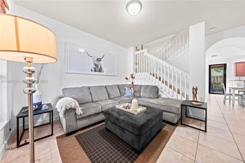 Adosado en venta en Homestead, Florida, 3 dormitorios, 147.44 m2 № 2011422 - foto 2