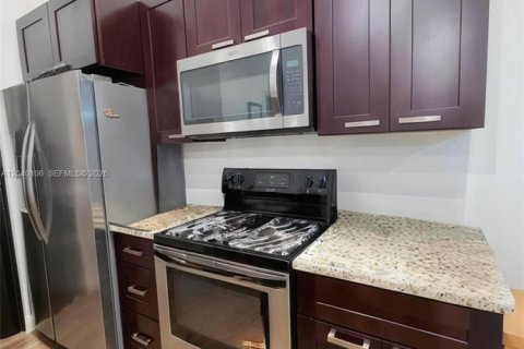 House in Sunrise, Florida 2 bedrooms, 88.63 sq.m. № 2086449 - photo 4