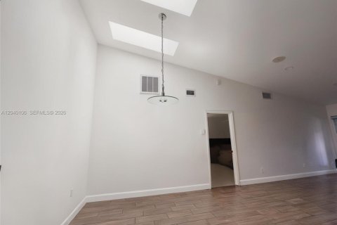 House in Sunrise, Florida 2 bedrooms, 88.63 sq.m. № 2086449 - photo 7
