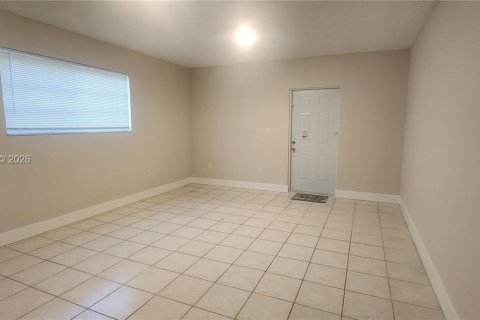 Villa ou maison à louer à Hallandale Beach, Floride: 3 chambres, 413.23 m2 № 2047929 - photo 22