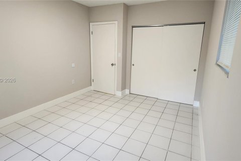 Villa ou maison à louer à Hallandale Beach, Floride: 3 chambres, 413.23 m2 № 2047929 - photo 14