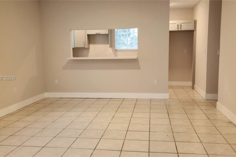 Villa ou maison à louer à Hallandale Beach, Floride: 3 chambres, 413.23 m2 № 2047929 - photo 4