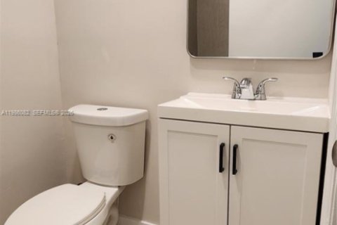 Villa ou maison à louer à Hallandale Beach, Floride: 3 chambres, 413.23 m2 № 2047929 - photo 19