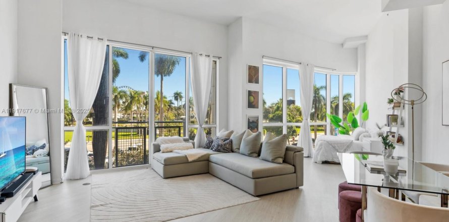 Condominio en Miami, Florida, 1 dormitorio  № 1972318