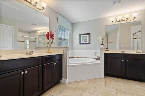 House in Davenport, Florida 7 bedrooms, 331.48 sq.m. № 1430252 - photo 24