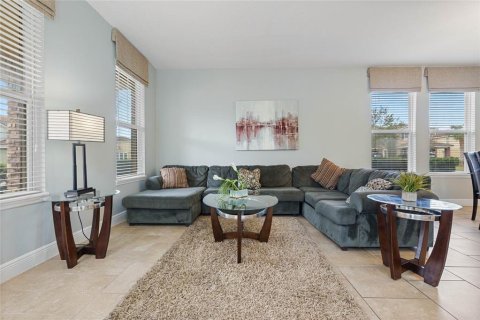 House in Davenport, Florida 7 bedrooms, 331.48 sq.m. № 1430252 - photo 6