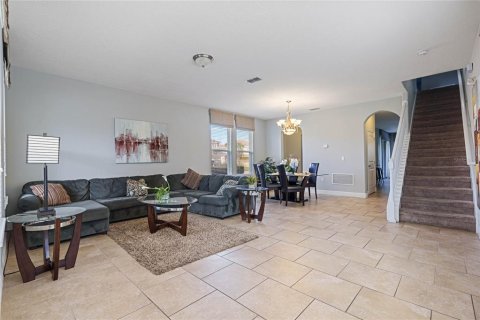 House in Davenport, Florida 7 bedrooms, 331.48 sq.m. № 1430252 - photo 5