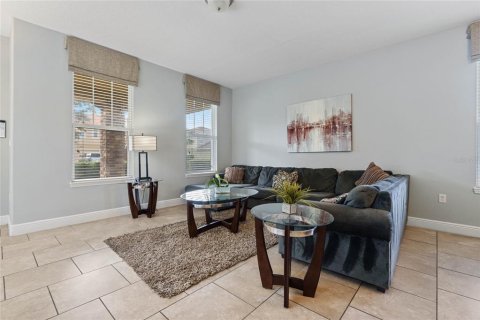 House in Davenport, Florida 7 bedrooms, 331.48 sq.m. № 1430252 - photo 7