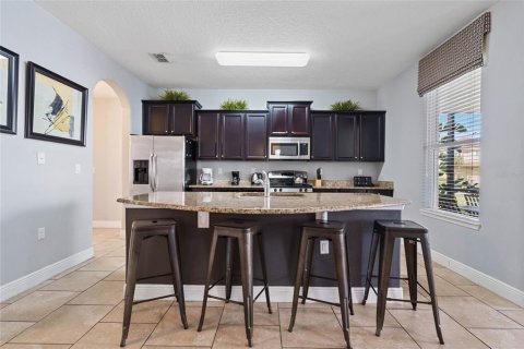 House in Davenport, Florida 7 bedrooms, 331.48 sq.m. № 1430252 - photo 11