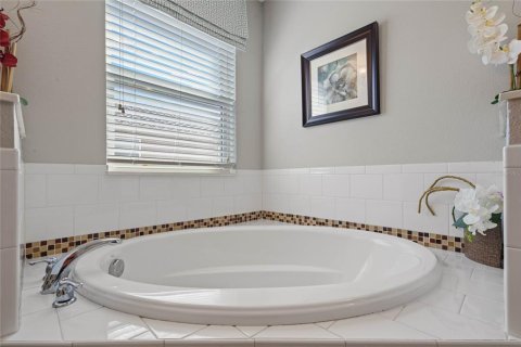 House in Davenport, Florida 7 bedrooms, 331.48 sq.m. № 1430252 - photo 26