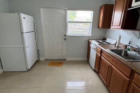 Commercial property in Miami, Florida 1 bedroom, 131.36 sq.m. № 1809525 - photo 3