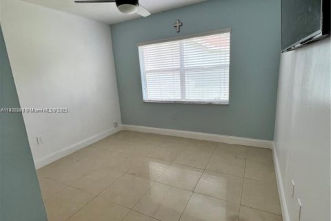 Commercial property in Miami, Florida 1 bedroom, 131.36 sq.m. № 1809525 - photo 8