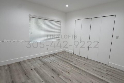Apartamento en alquiler en Miami, Florida, 2 dormitorios, 74.32 m2 № 2023808 - foto 4