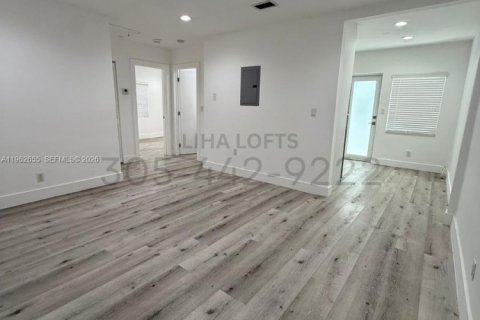 Apartamento en Miami, Florida 2 dormitorios, 74.32 m2 № 2023808