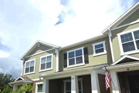 Adosado en venta en Winter Garden, Florida, 3 dormitorios, 173.54 m2 № 2381096 - foto 2