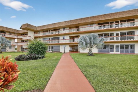Copropriété à vendre à Hollywood, Floride: 2 chambres, 100.15 m2 № 1970346 - photo 2