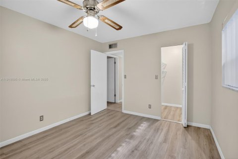 Copropriété à vendre à Hollywood, Floride: 2 chambres, 100.15 m2 № 1970346 - photo 25