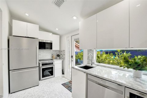 Villa ou maison à louer à Fort Lauderdale, Floride: 3 chambres, 164.62 m2 № 2042393 - photo 4