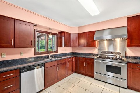 House in Dunnellon, Florida 3 bedrooms, 195.47 sq.m. № 2196309 - photo 19