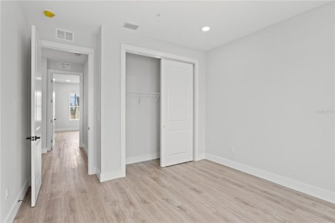 Adosado en venta en Treasure Island, Florida, 5 dormitorios, 244.7 m2 № 1822863 - foto 25