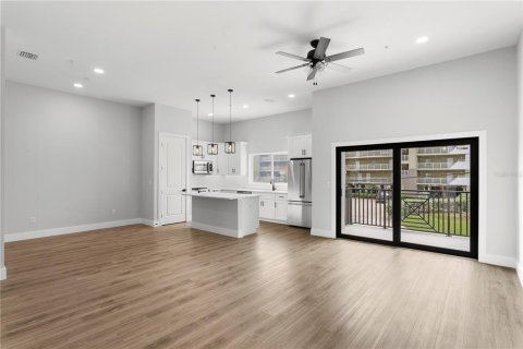 Adosado en venta en Treasure Island, Florida, 5 dormitorios, 244.7 m2 № 1822863 - foto 11