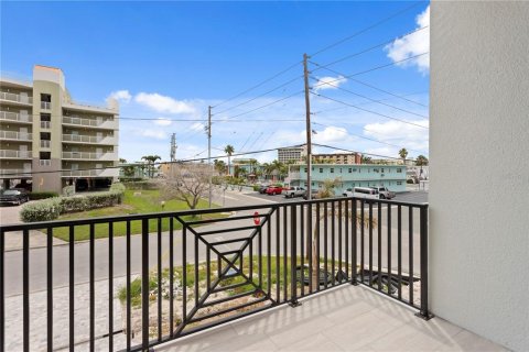 Adosado en venta en Treasure Island, Florida, 5 dormitorios, 244.7 m2 № 1822863 - foto 21