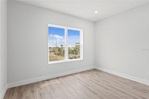 Adosado en venta en Treasure Island, Florida, 5 dormitorios, 244.7 m2 № 1822863 - foto 22