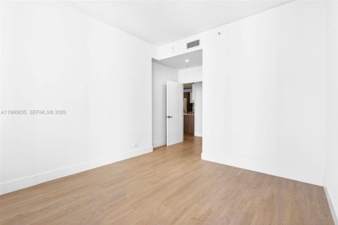 Снять в аренду кондоминиум в Майами, Флорида 3 спальни, 200.95м2, № 2050766 - фото 20