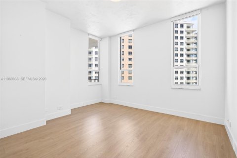 Снять в аренду кондоминиум в Майами, Флорида 3 спальни, 200.95м2, № 2050766 - фото 19