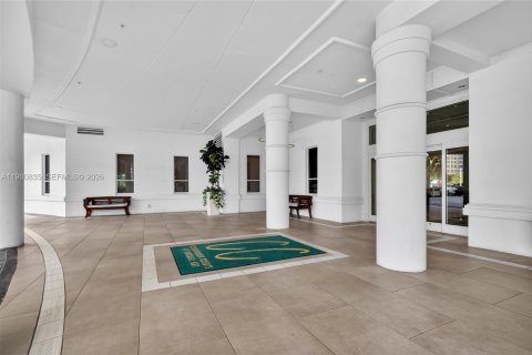 Снять в аренду кондоминиум в Майами, Флорида 3 спальни, 200.95м2, № 2050766 - фото 28