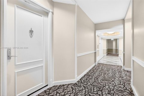 Снять в аренду кондоминиум в Майами, Флорида 3 спальни, 200.95м2, № 2050766 - фото 24