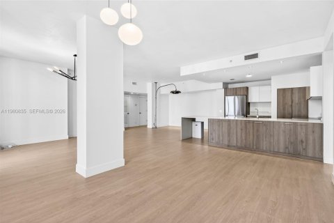 Снять в аренду кондоминиум в Майами, Флорида 3 спальни, 200.95м2, № 2050766 - фото 6