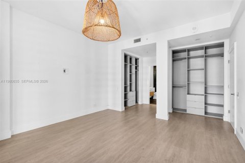 Снять в аренду кондоминиум в Майами, Флорида 3 спальни, 200.95м2, № 2050766 - фото 17