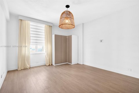 Снять в аренду кондоминиум в Майами, Флорида 3 спальни, 200.95м2, № 2050766 - фото 16