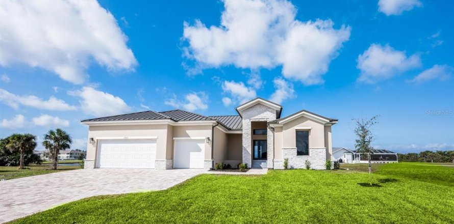 House in Punta Gorda, Florida 4 bedrooms, 218.41 sq.m. № 1609195