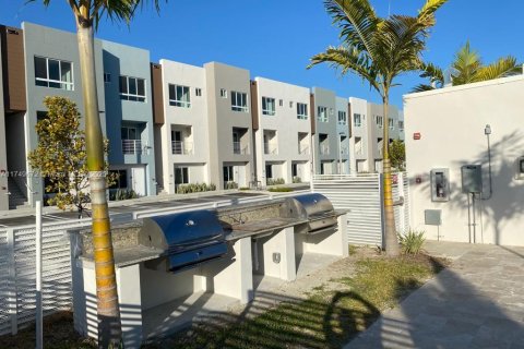 Copropriété à vendre à Miami, Floride: 2 chambres, 117.43 m2 № 1692758 - photo 14