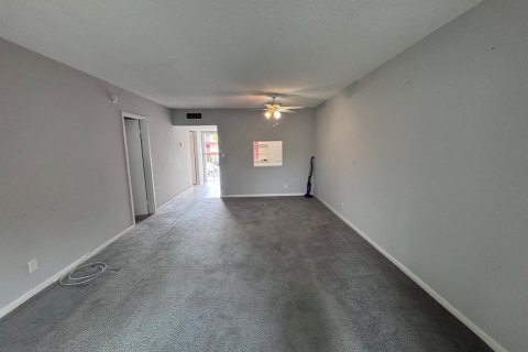 Condominio en venta en Margate, Florida, 1 dormitorio, 72 m2 № 2252388 - foto 5