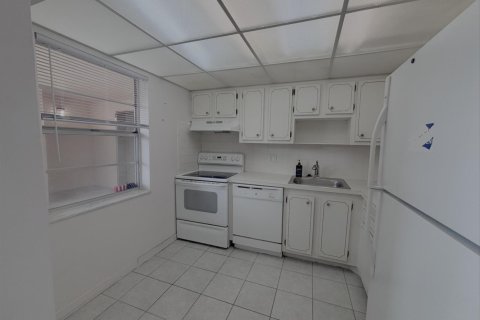 Condominio en venta en Margate, Florida, 1 dormitorio, 72 m2 № 2252388 - foto 2