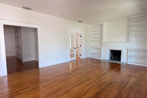 Casa en alquiler en Tampa, Florida, 3 dormitorios, 143.07 m2 № 2111683 - foto 3