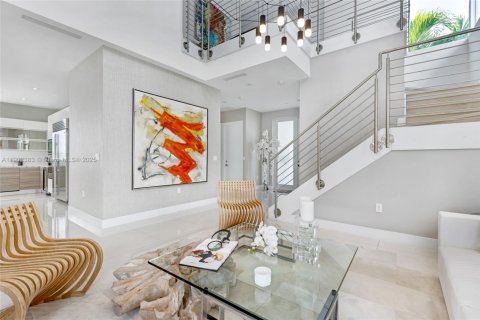 Casa en venta en Doral, Florida, 5 dormitorios, 328.6 m2 № 1956332 - foto 4