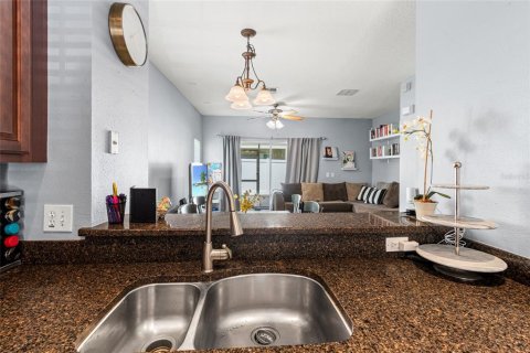 Touwnhouse à vendre à Tampa, Floride: 2 chambres, 108.97 m2 № 1919505 - photo 8