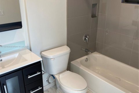 Appartement à louer à Miami, Floride: 2 chambres, 111.48 m2 № 1809196 - photo 13