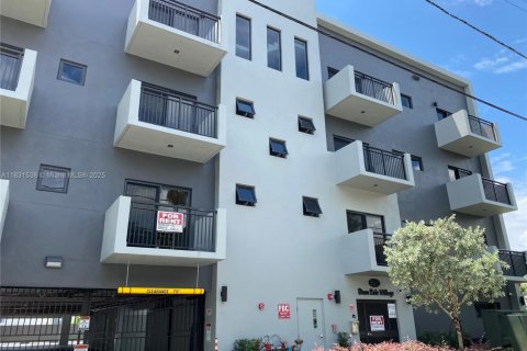 Appartement à louer à Miami, Floride: 2 chambres, 111.48 m2 № 1809196 - photo 1