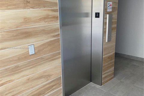 Appartement à louer à Miami, Floride: 2 chambres, 111.48 m2 № 1809196 - photo 3