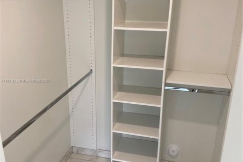 Appartement à louer à Miami, Floride: 2 chambres, 111.48 m2 № 1809196 - photo 14