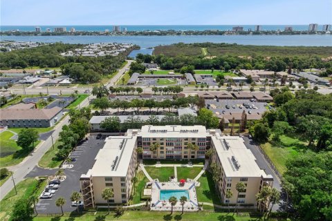 Condominio en Daytona Beach, Florida, 2 dormitorios № 2201833