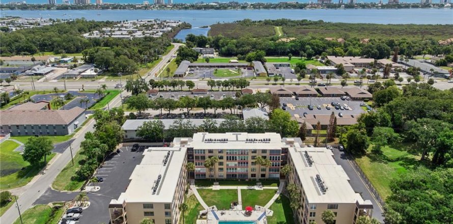 Condo à Daytona Beach, Floride, 2 chambres № 2201833