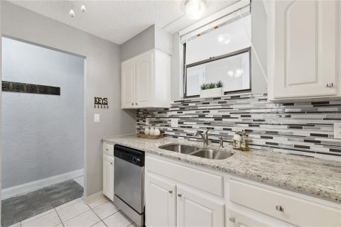 Copropriété à vendre à Daytona Beach, Floride: 2 chambres, 98.1 m2 № 2201833 - photo 19